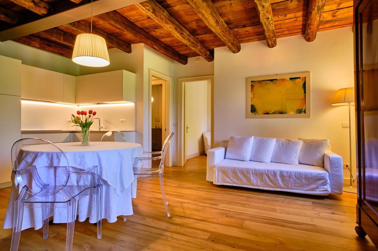 Relais Corte Guastalla Apartments Sona Exterior photo