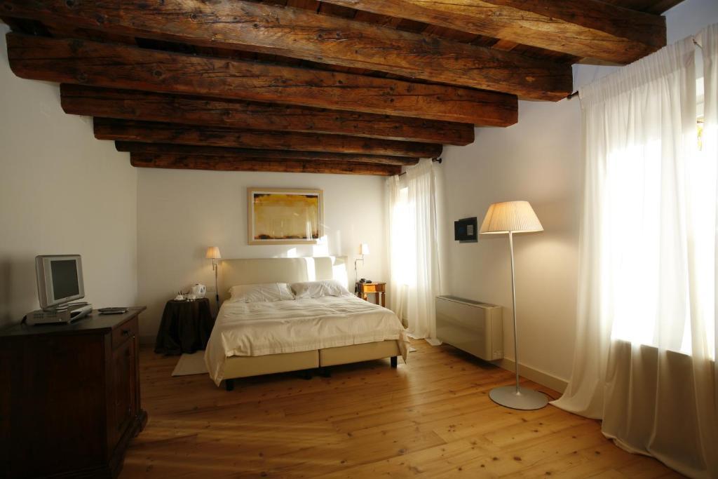 Relais Corte Guastalla Apartments Sona Room photo